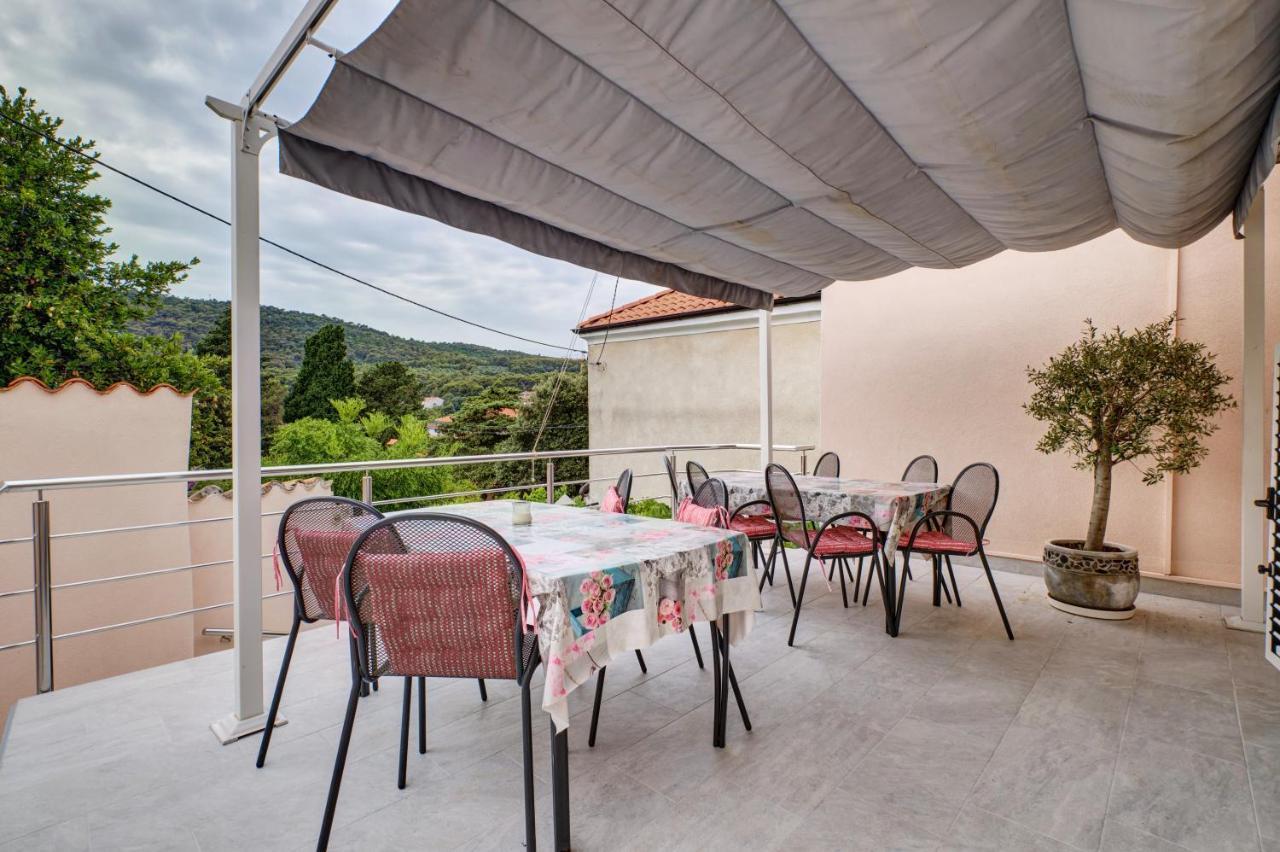 Apartments Ljubica Veli Losinj Exterior photo