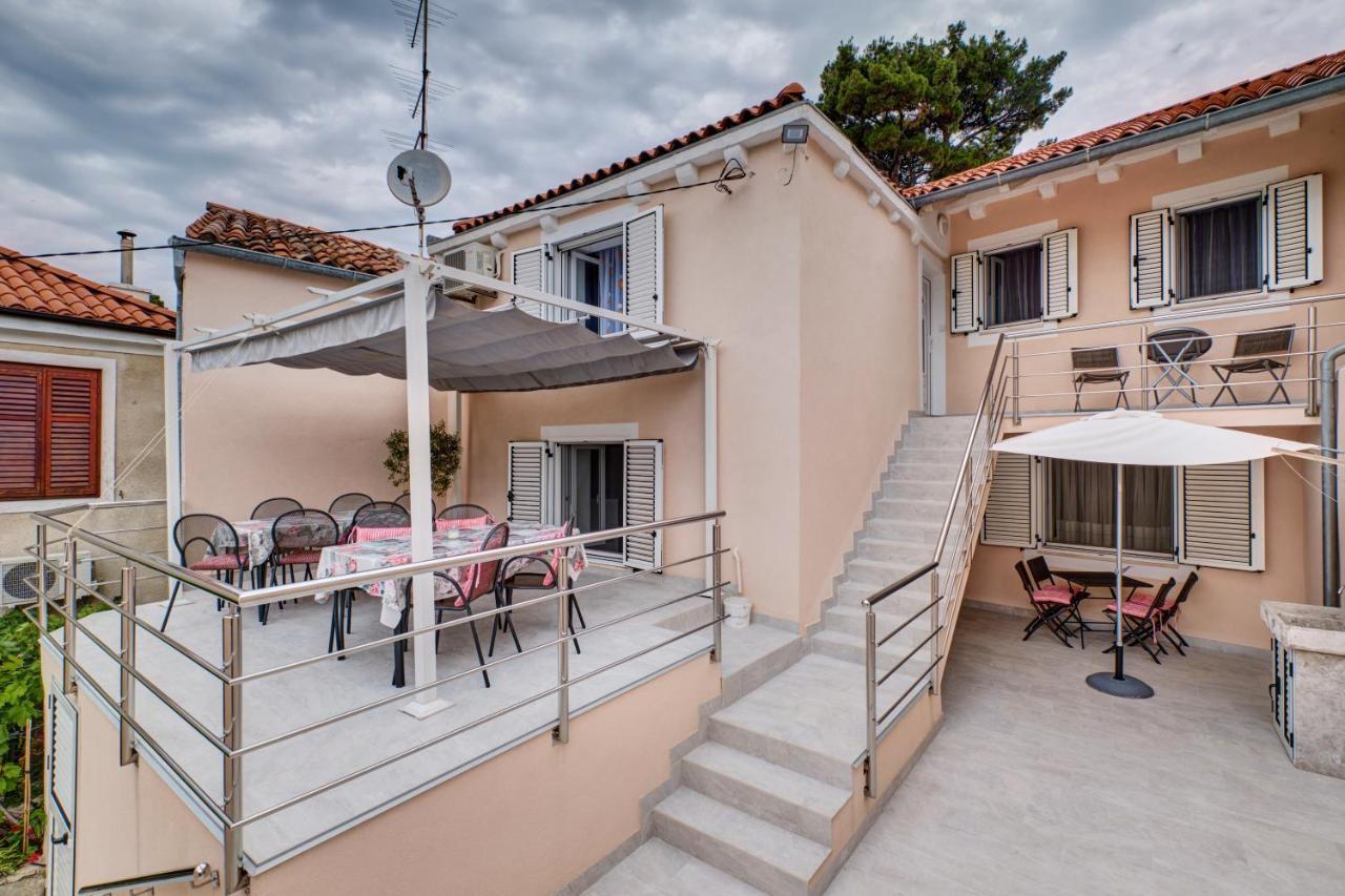 Apartments Ljubica Veli Losinj Exterior photo