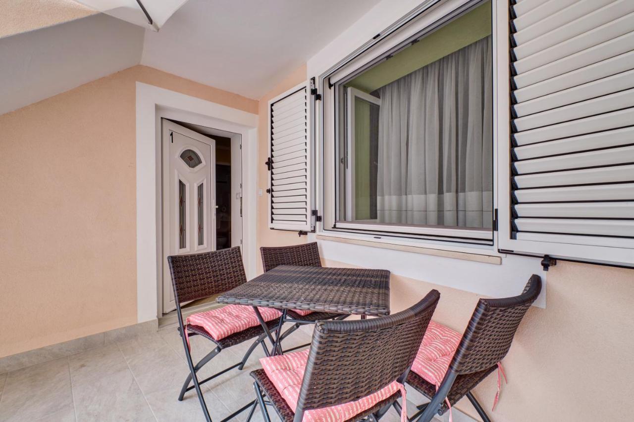 Apartments Ljubica Veli Losinj Exterior photo