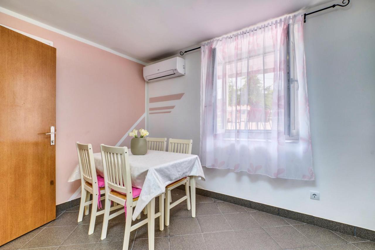 Apartments Ljubica Veli Losinj Exterior photo