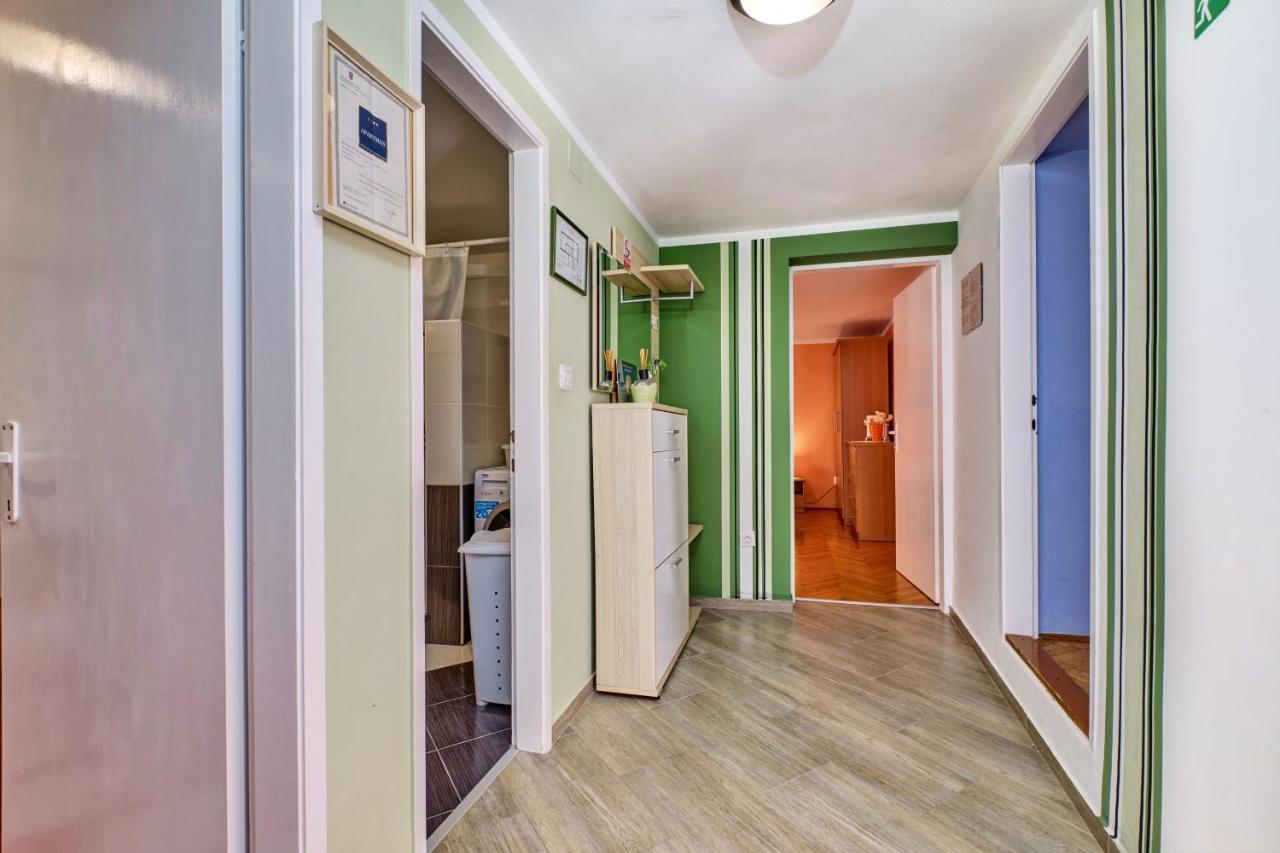 Apartments Ljubica Veli Losinj Exterior photo