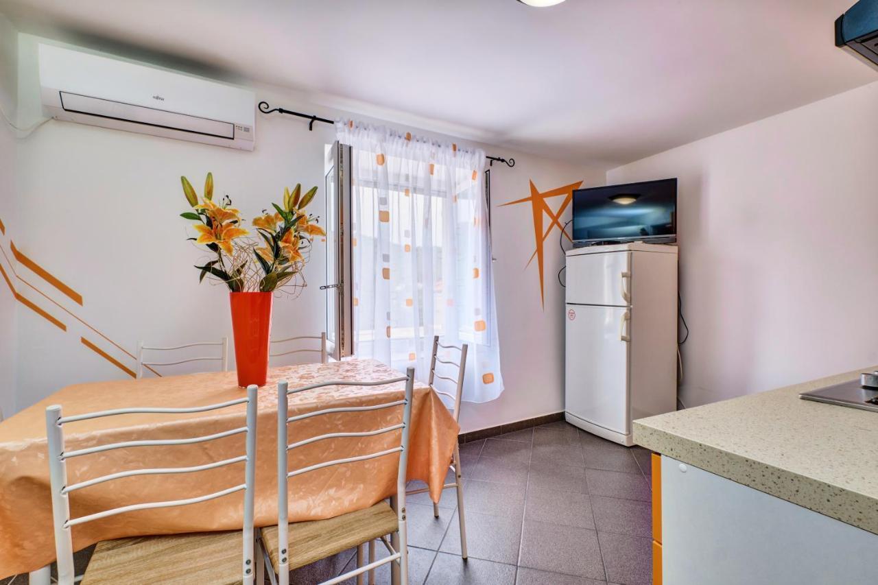 Apartments Ljubica Veli Losinj Exterior photo