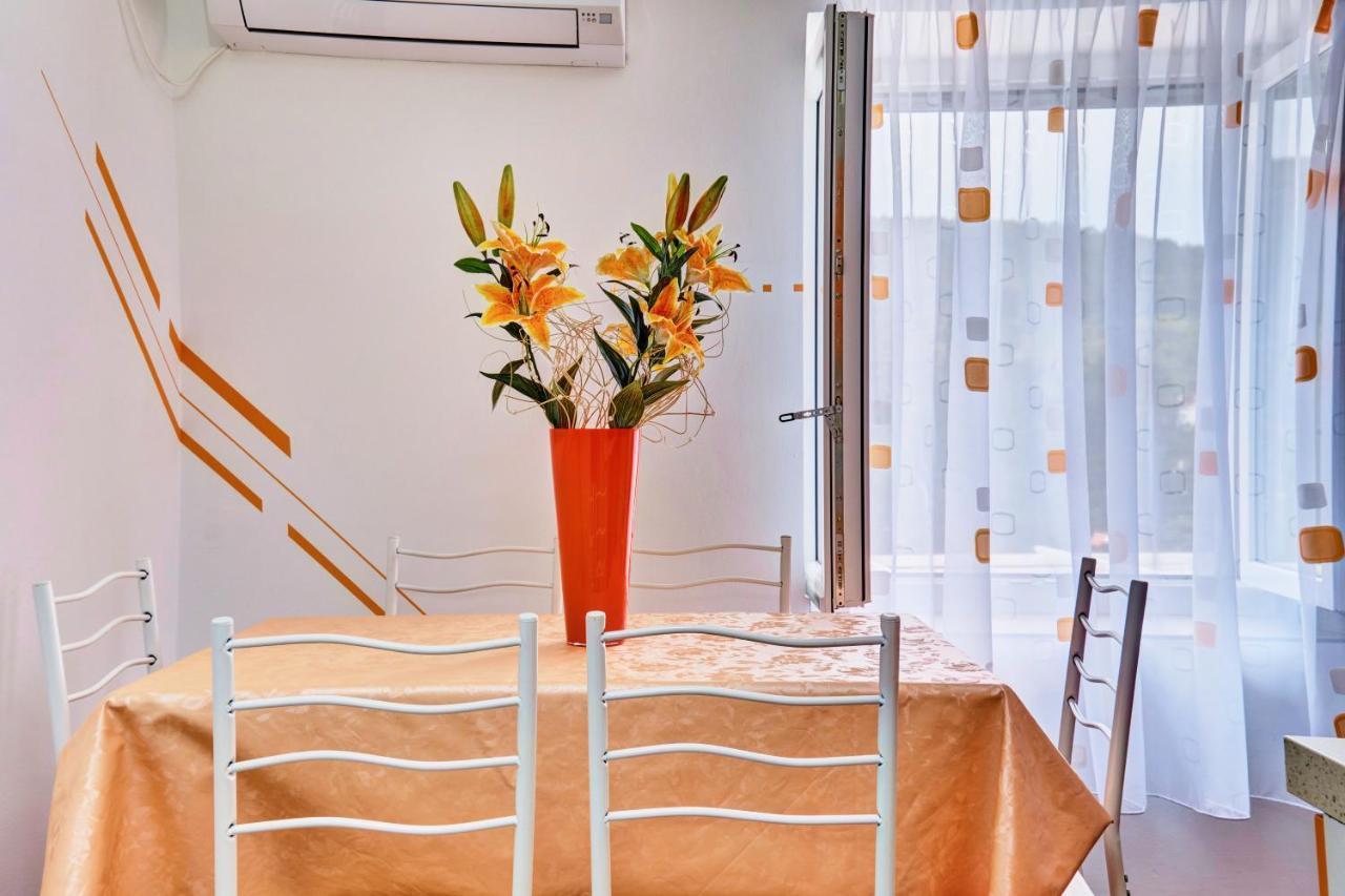 Apartments Ljubica Veli Losinj Exterior photo